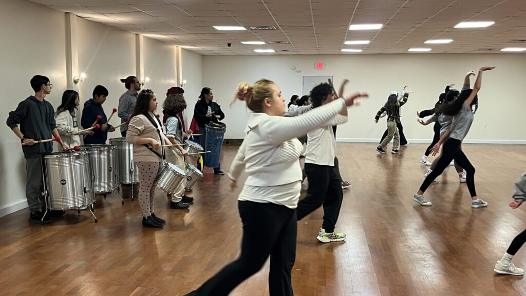 Estudiantes de Academia Bembé preparándose para la celebración del Carnaval. Students of Academia Bembé preparing for the Carnaval Celebration on March 10,2024.