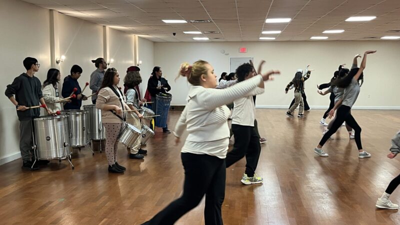 Estudiantes de Academia Bembé preparándose para la celebración del Carnaval. Students of Academia Bembé preparing for the Carnaval Celebration on March 10,2024.